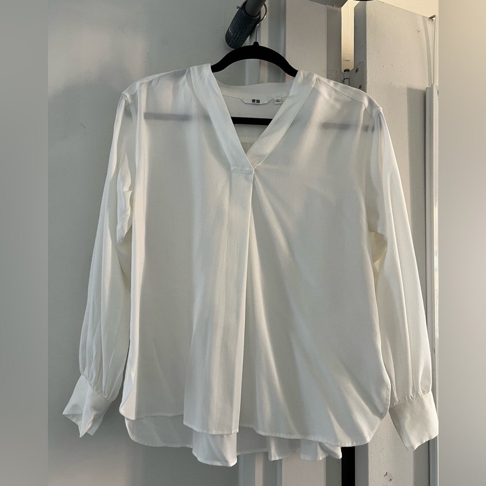 NWOT Uniqlo White Long Sleeve Flowy Blouse
